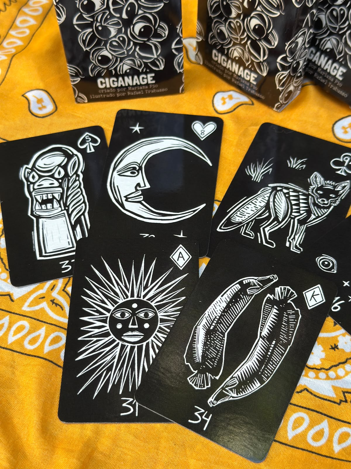 Cartas Sol, Peixes, Lua e Raposa do baralho Ciganage